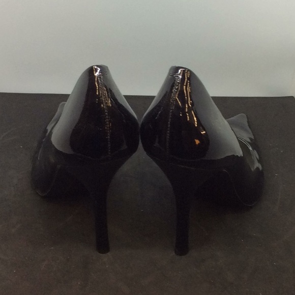 Guess - Picture 3 of 3